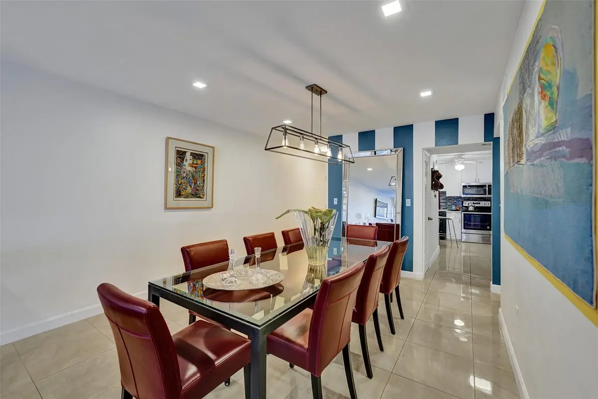 Photo 6 at 4060 N Hills Drive 32, Hollywood