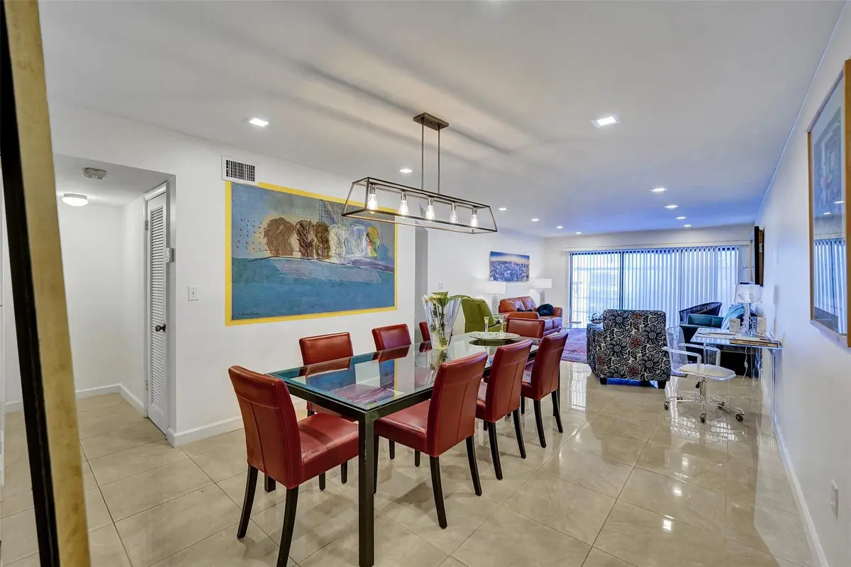 Photo 5 at 4060 N Hills Drive 32, Hollywood
