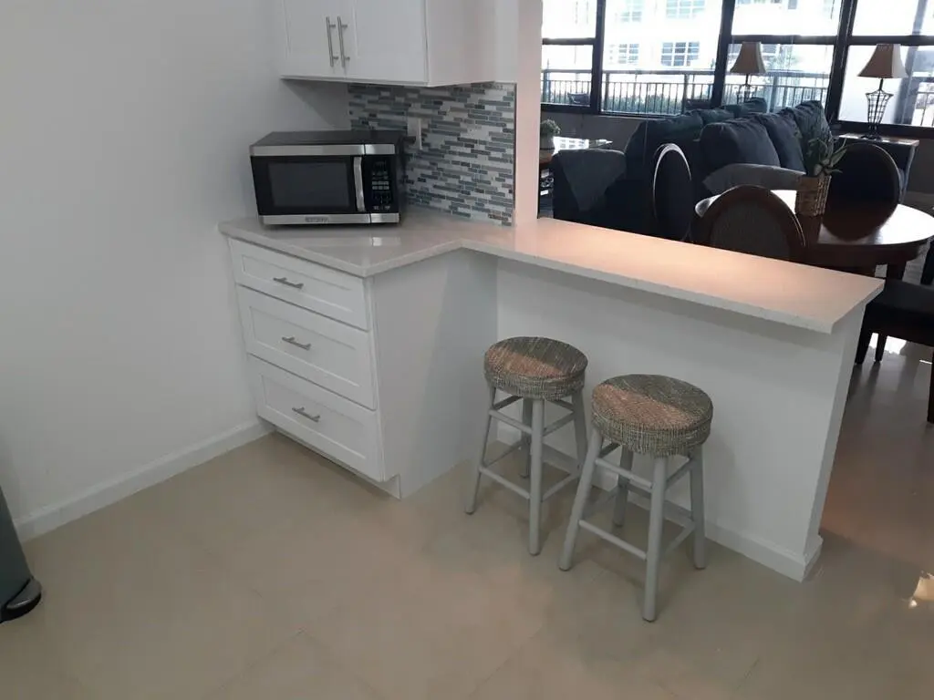 Bar at 3800 Galt Ocean Drive 203, Fort Lauderdale