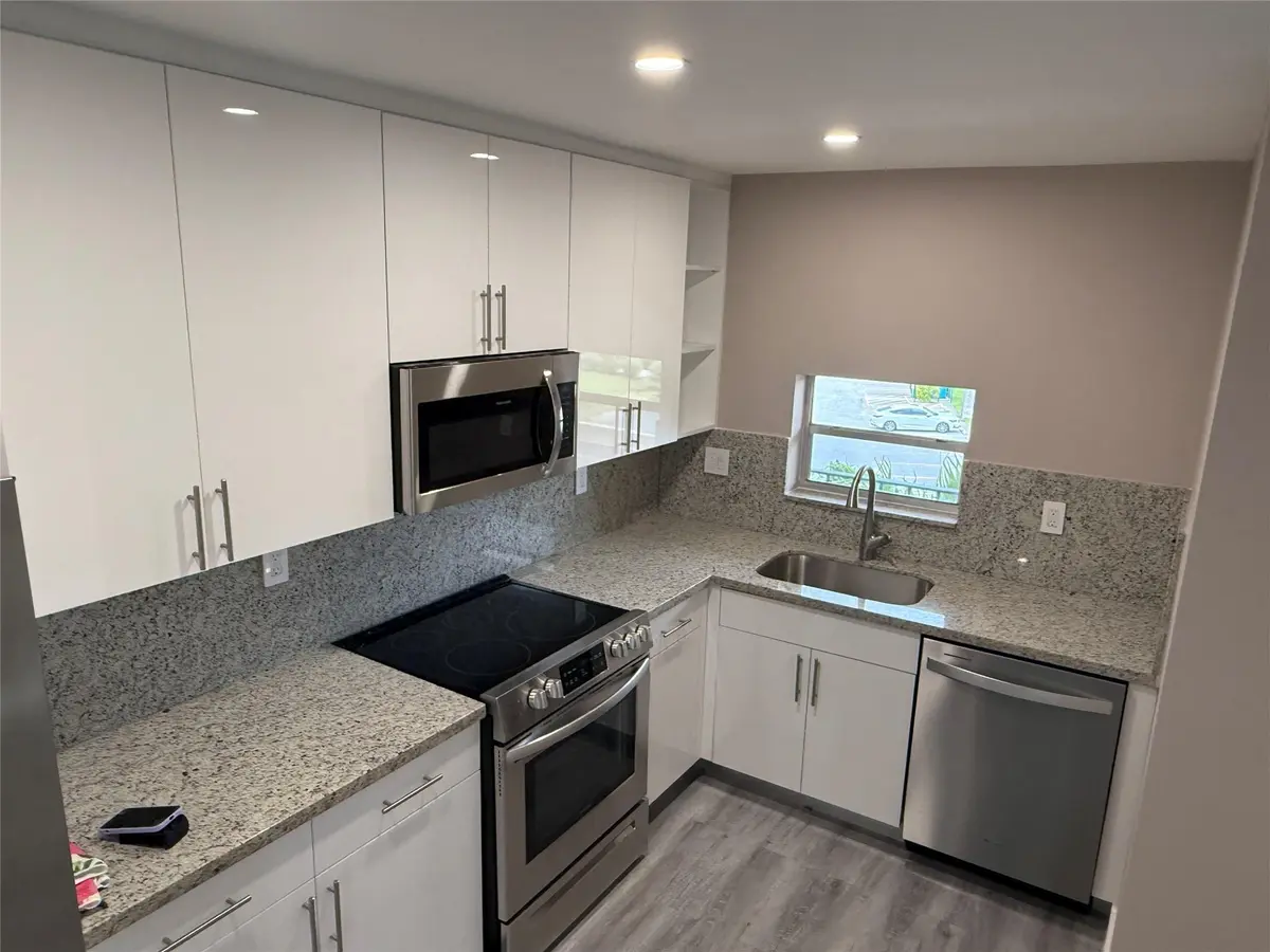 Photo 4 at 8962 S Hollybrook Boulevard 308, Pembroke Pines