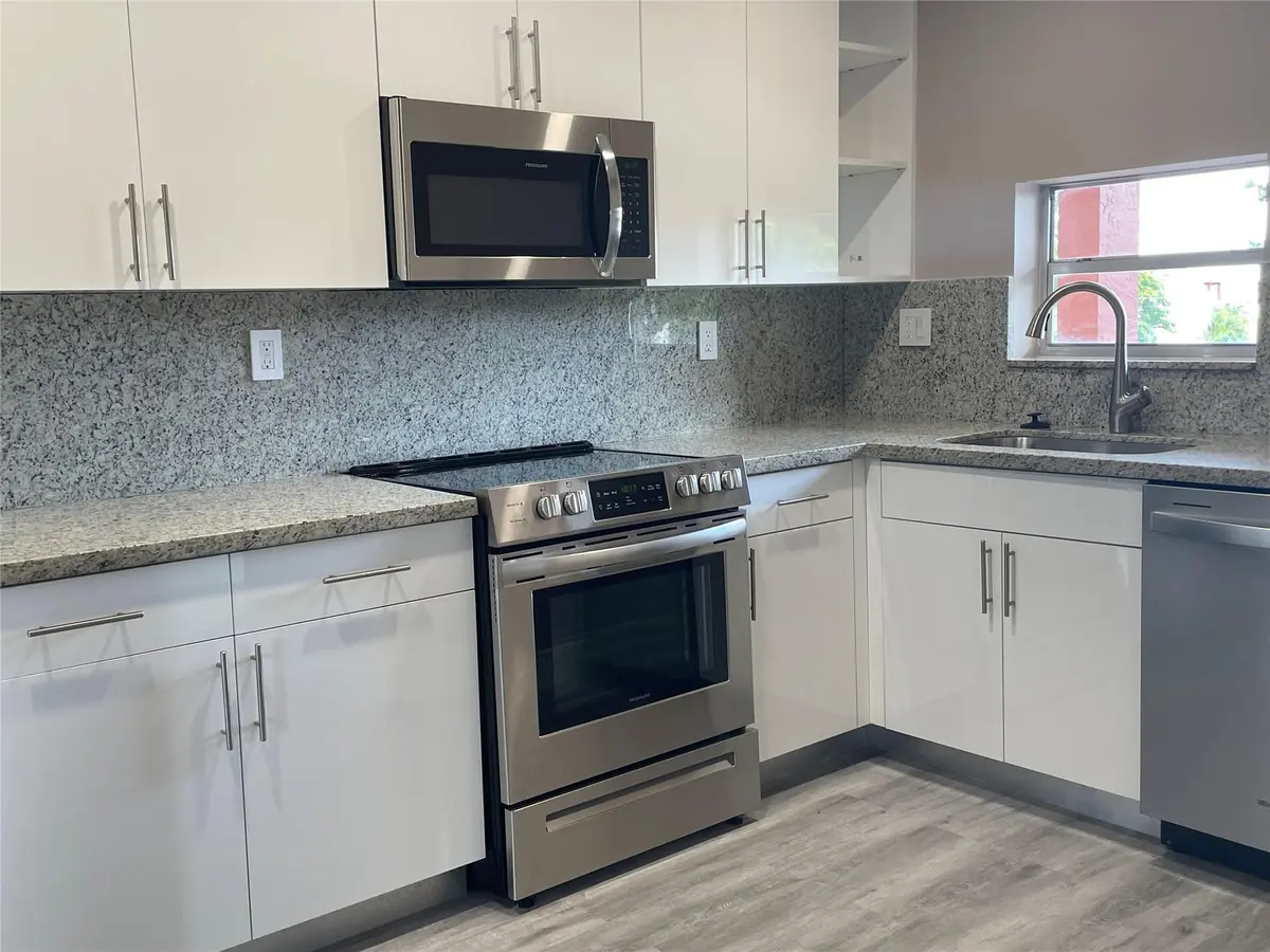 Photo 7 at 8962 S Hollybrook Boulevard 308, Pembroke Pines