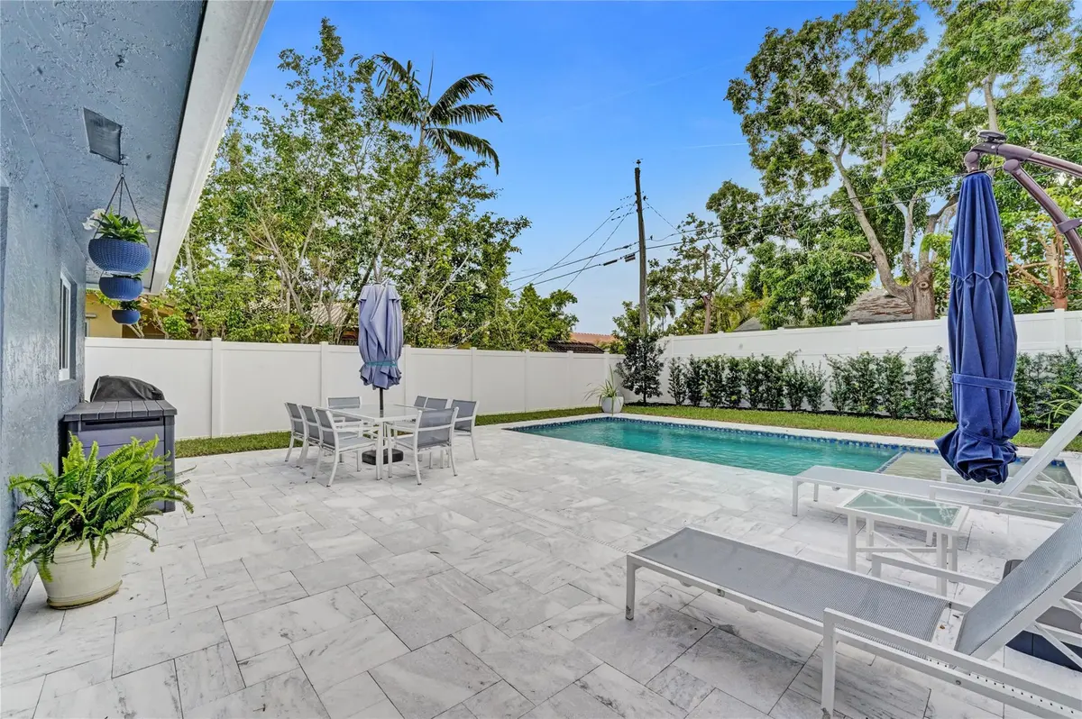 Photo 4 at 1280 NE 40th Street, Oakland Park