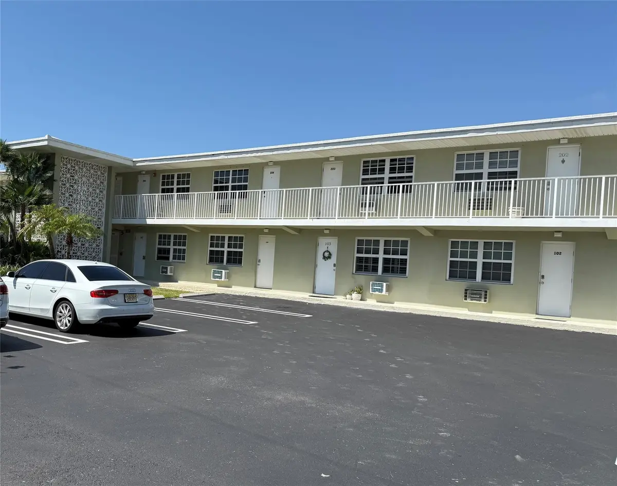 Photo 5 at 1105 S Riverside Drive 205, Pompano Beach