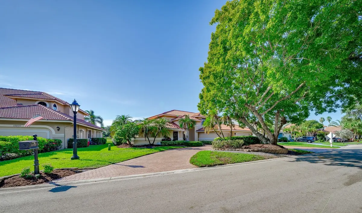 Photo 5 at 12422 Classic Drive, Coral Springs