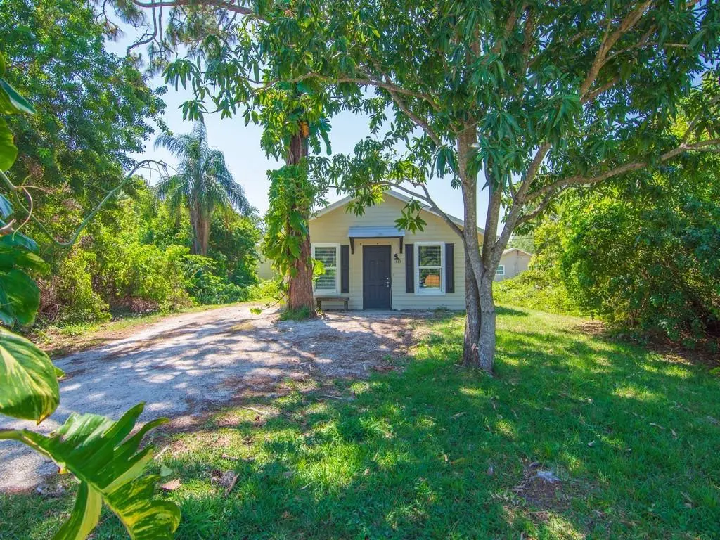 Photo 1 at 1325 17th Court, Vero Beach
