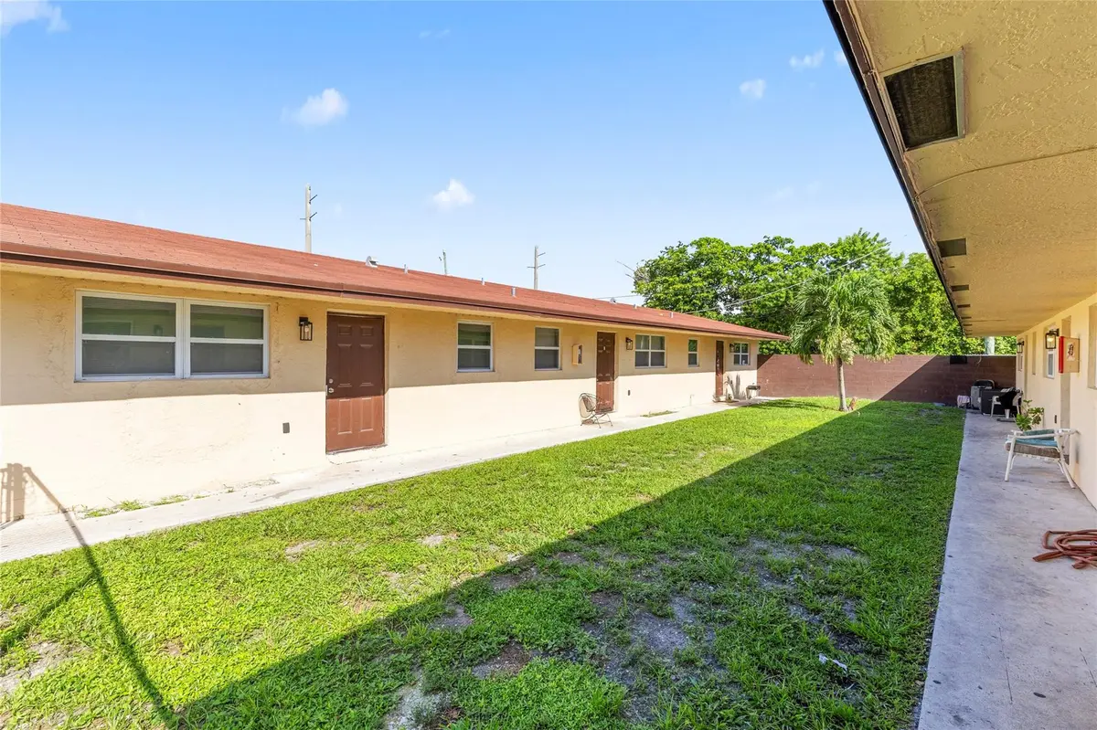 Photo 3 at 237 NW 12th Court, Pompano Beach