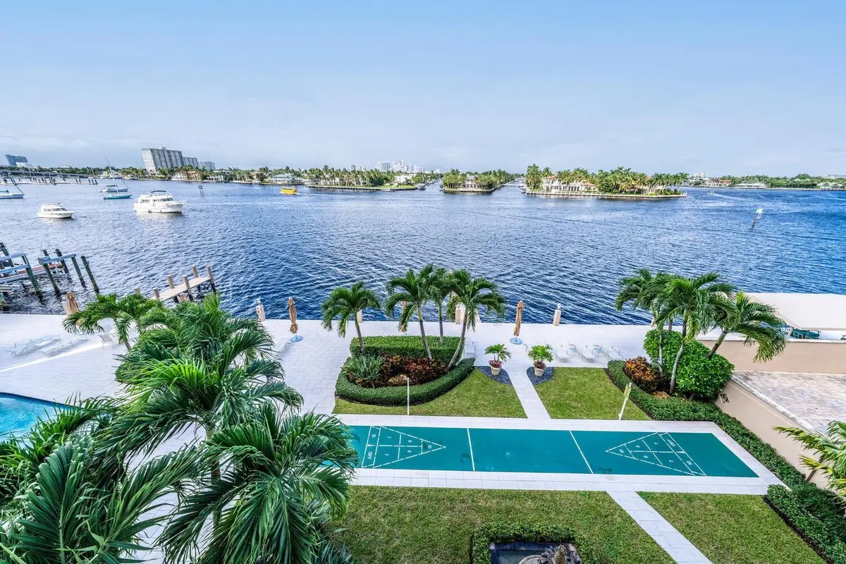 Photo 3 at 215 N Birch Road 4c, Fort Lauderdale