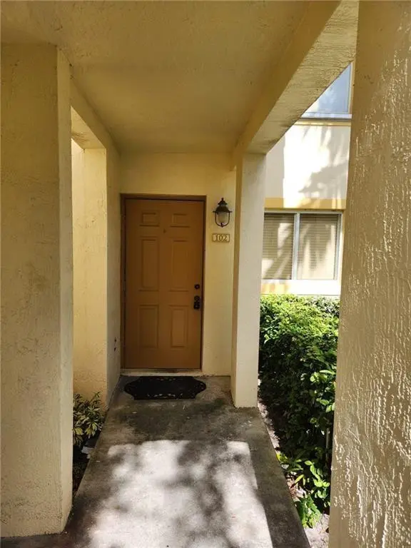 Photo 2 at 4775 SW 62nd Avenue 102, Davie