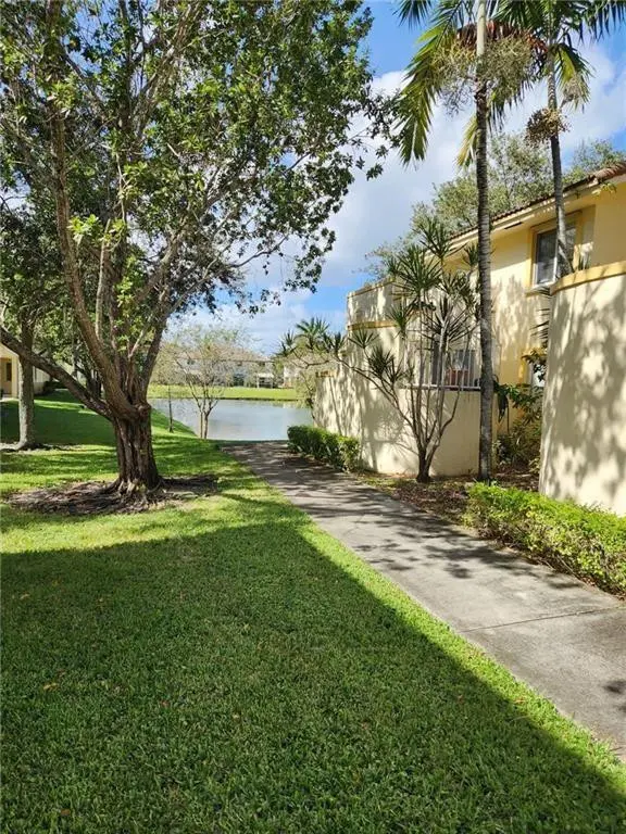 Photo 3 at 4775 SW 62nd Avenue 102, Davie