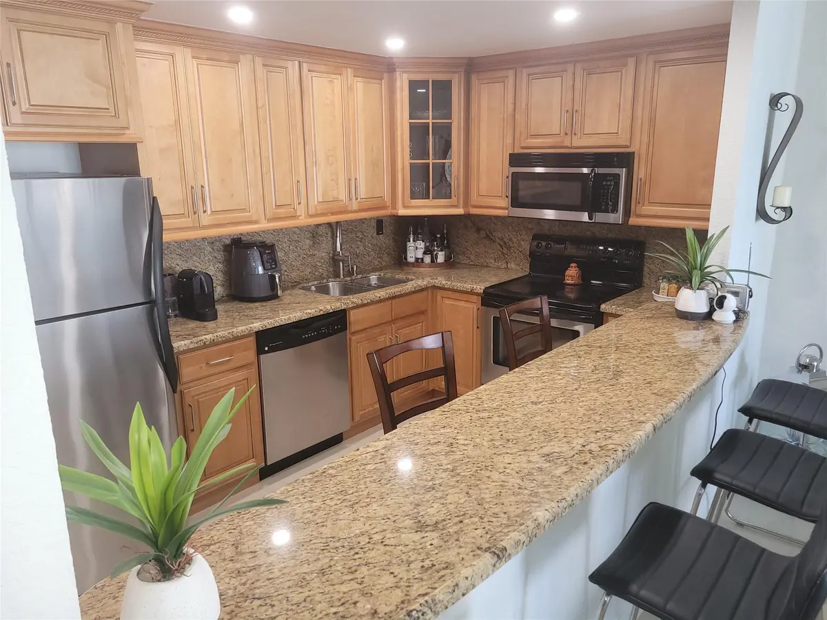 Photo 3 at 19370 Collins Avenue 809, Sunny Isles Beach
