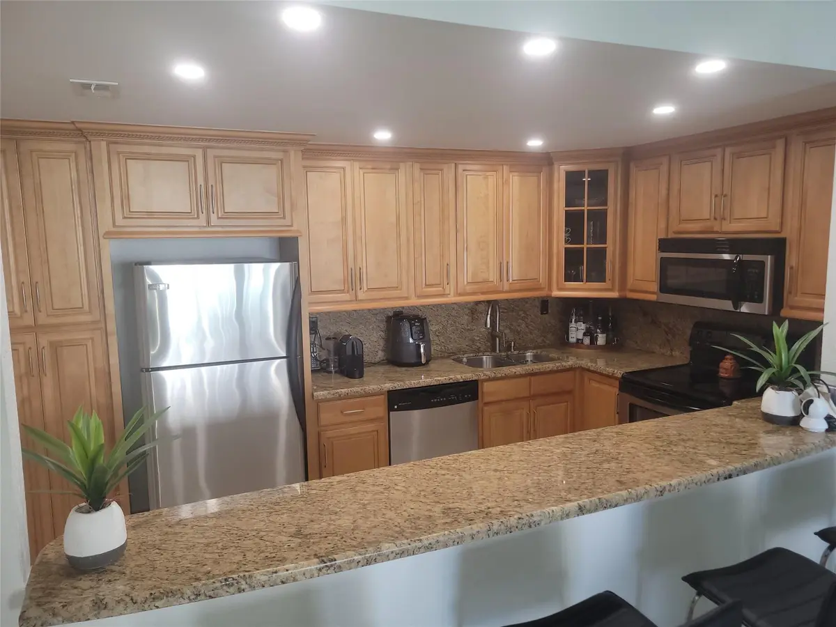 Photo 4 at 19370 Collins Avenue 809, Sunny Isles Beach