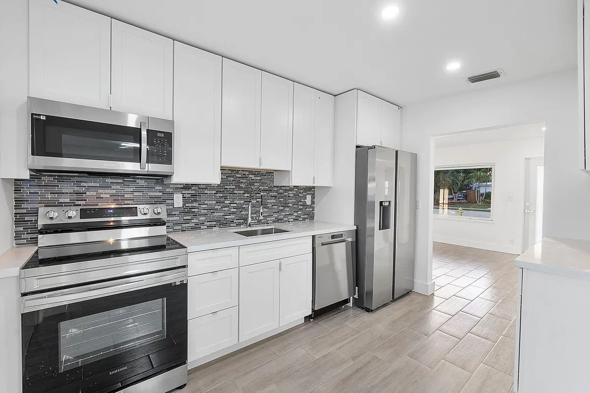 Photo 1 at 370 S Golf Boulevard, Pompano Beach