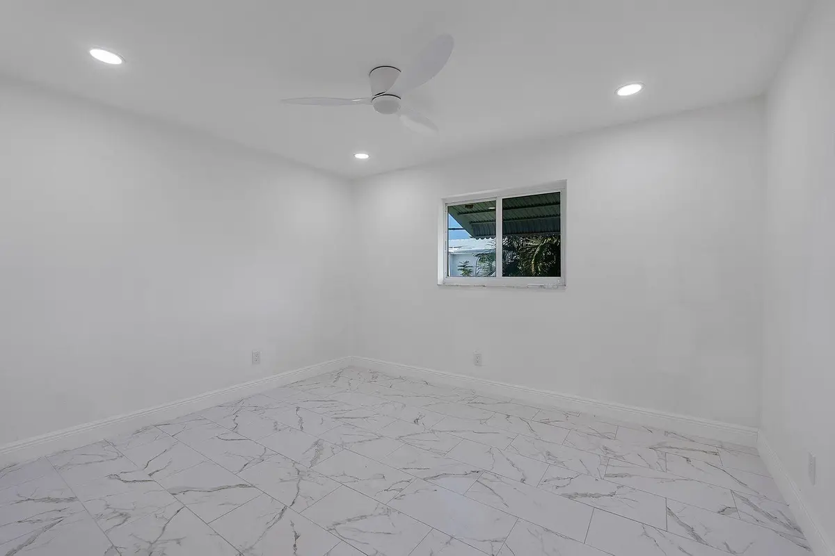 Photo 7 at 370 S Golf Boulevard, Pompano Beach