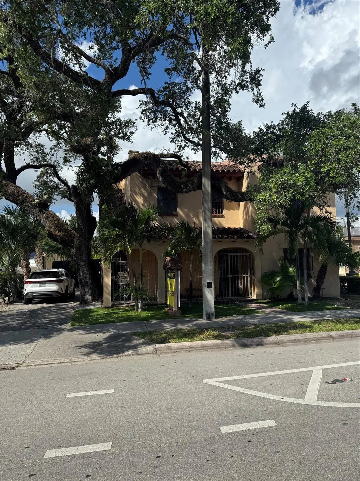 Photo 2 at 1527 NE 4th Avenue, Fort Lauderdale