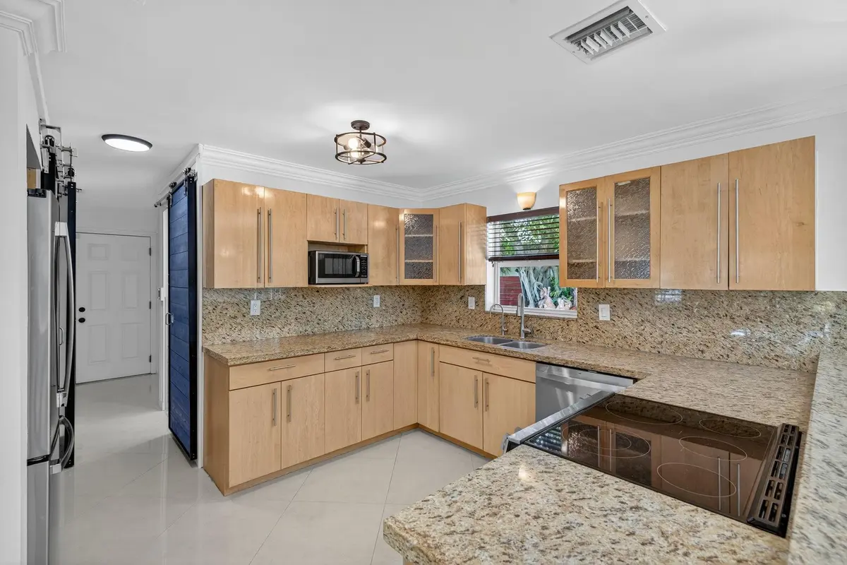 Photo 6 at 2924 NW 8th Avenue, Wilton Manors