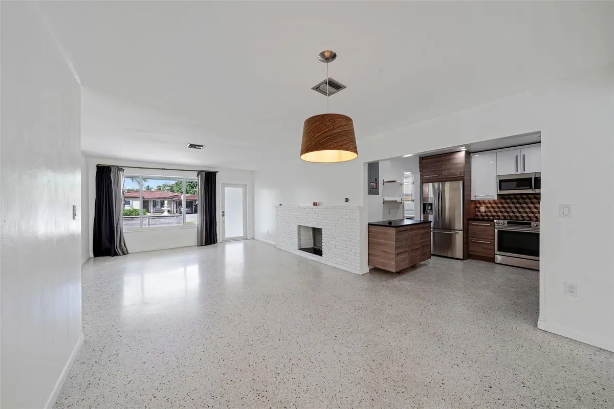 Photo 4 at 615 N 32nd Avenue, Hollywood