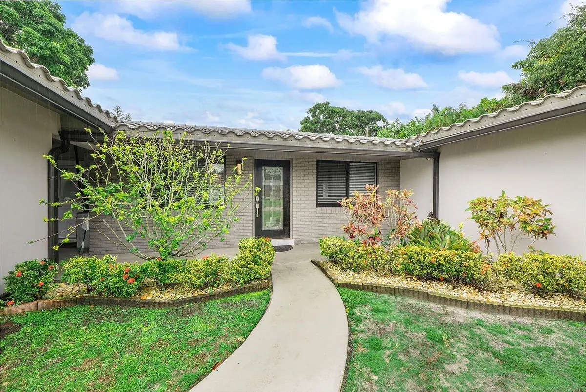 Photo 1 at 600 NW 22nd Court, Wilton Manors