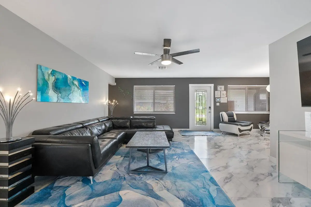 Photo 3 at 600 NW 22nd Court, Wilton Manors