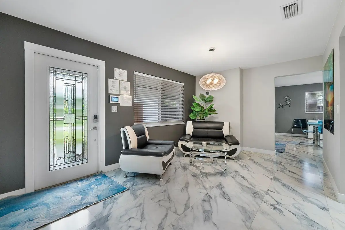 Photo 5 at 600 NW 22nd Court, Wilton Manors