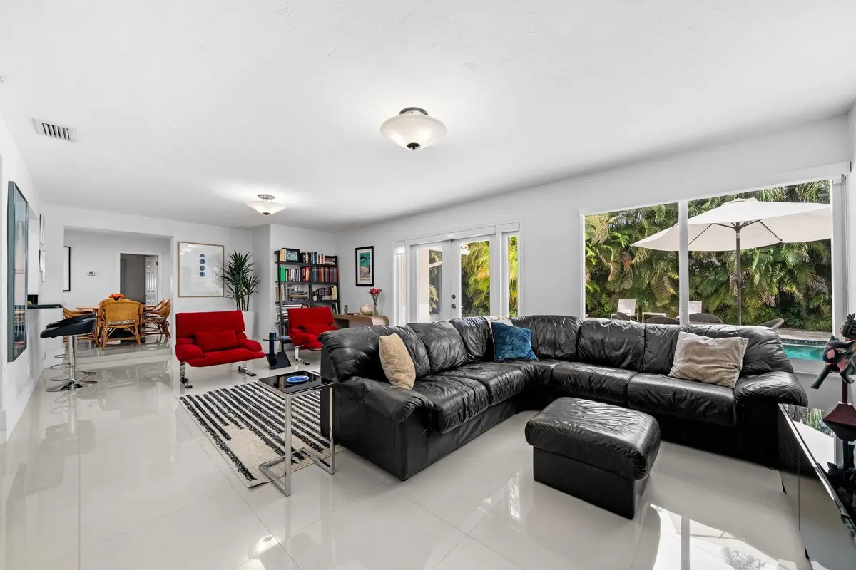 Photo 7 at 326 Seven Isles Drive, Fort Lauderdale