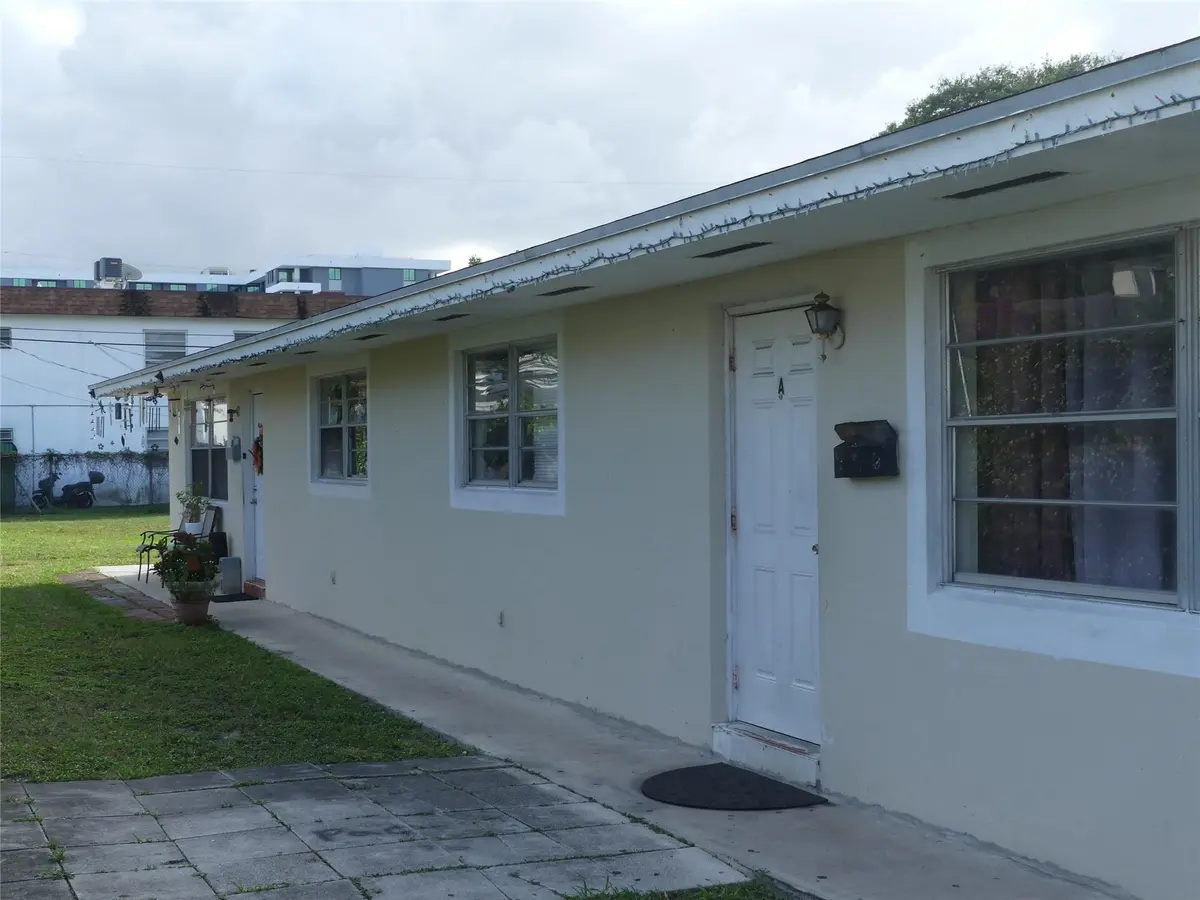 Photo 5 at 2226 Taylor Street, Hollywood