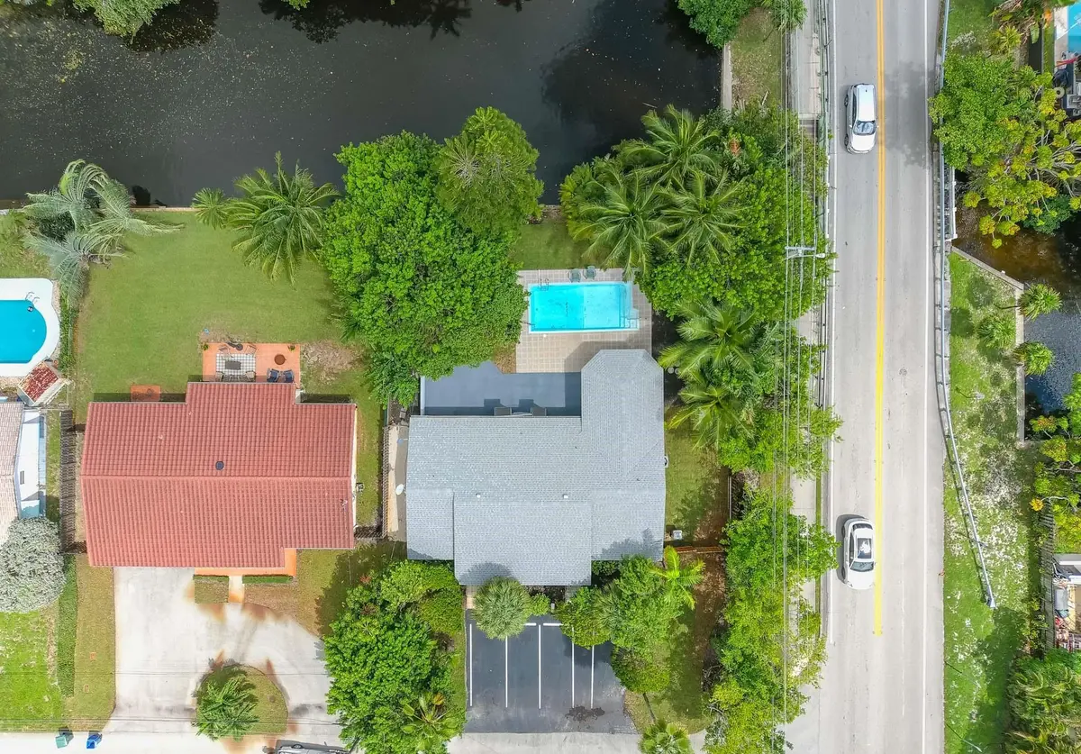 Photo 2 at 4500 NE 15th Avenue, Oakland Park