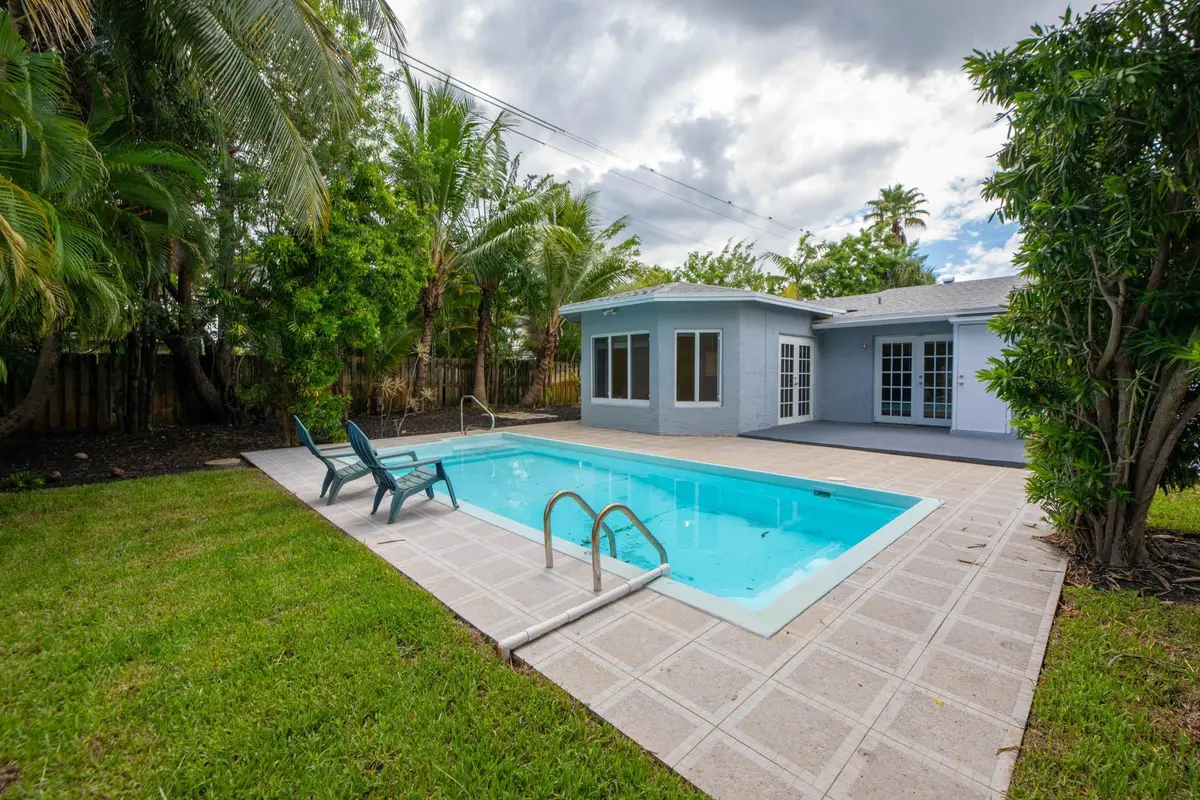 Photo 3 at 4500 NE 15th Avenue, Oakland Park