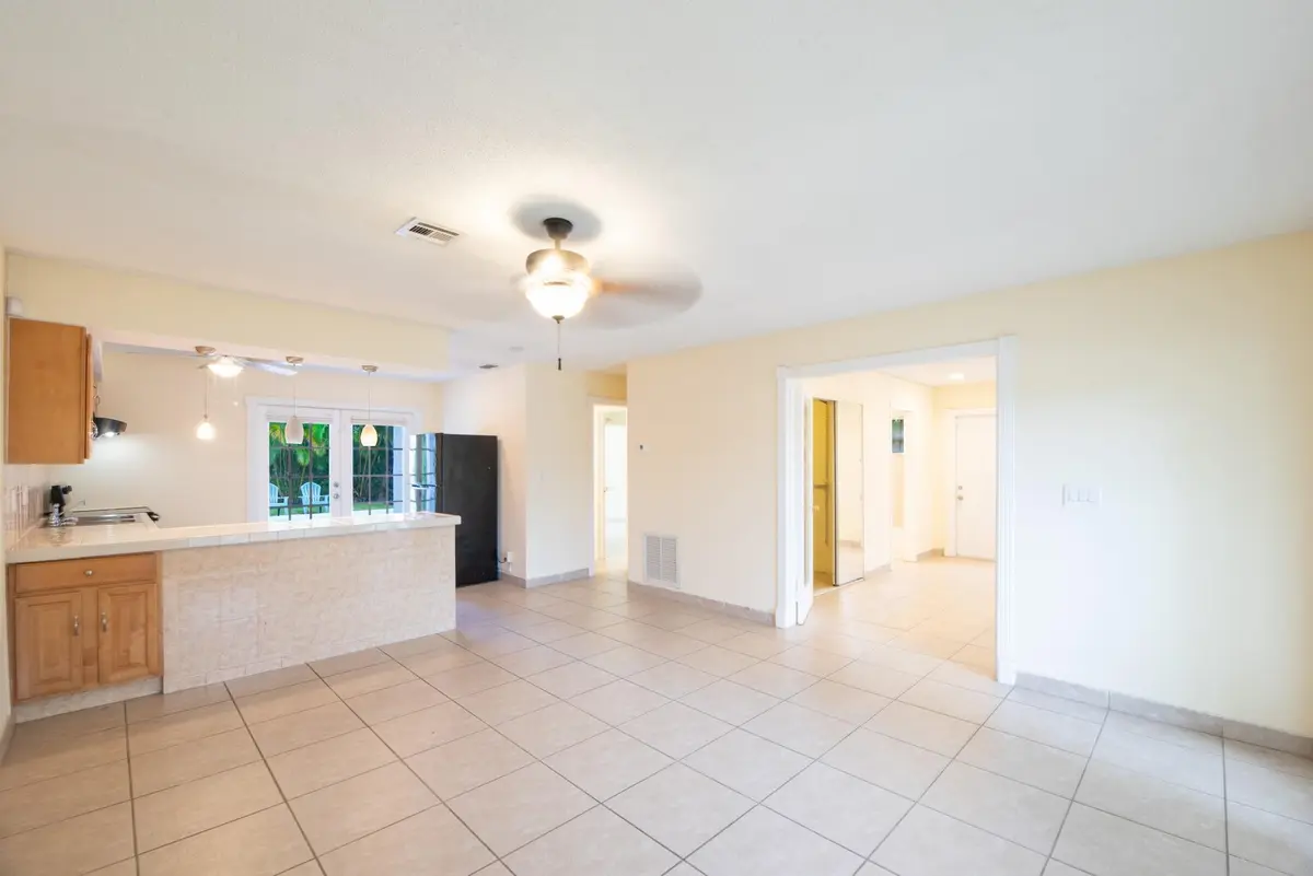 Photo 5 at 4500 NE 15th Avenue, Oakland Park