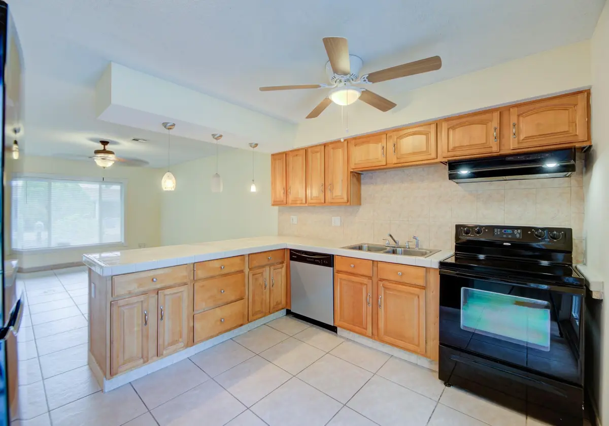Photo 6 at 4500 NE 15th Avenue, Oakland Park