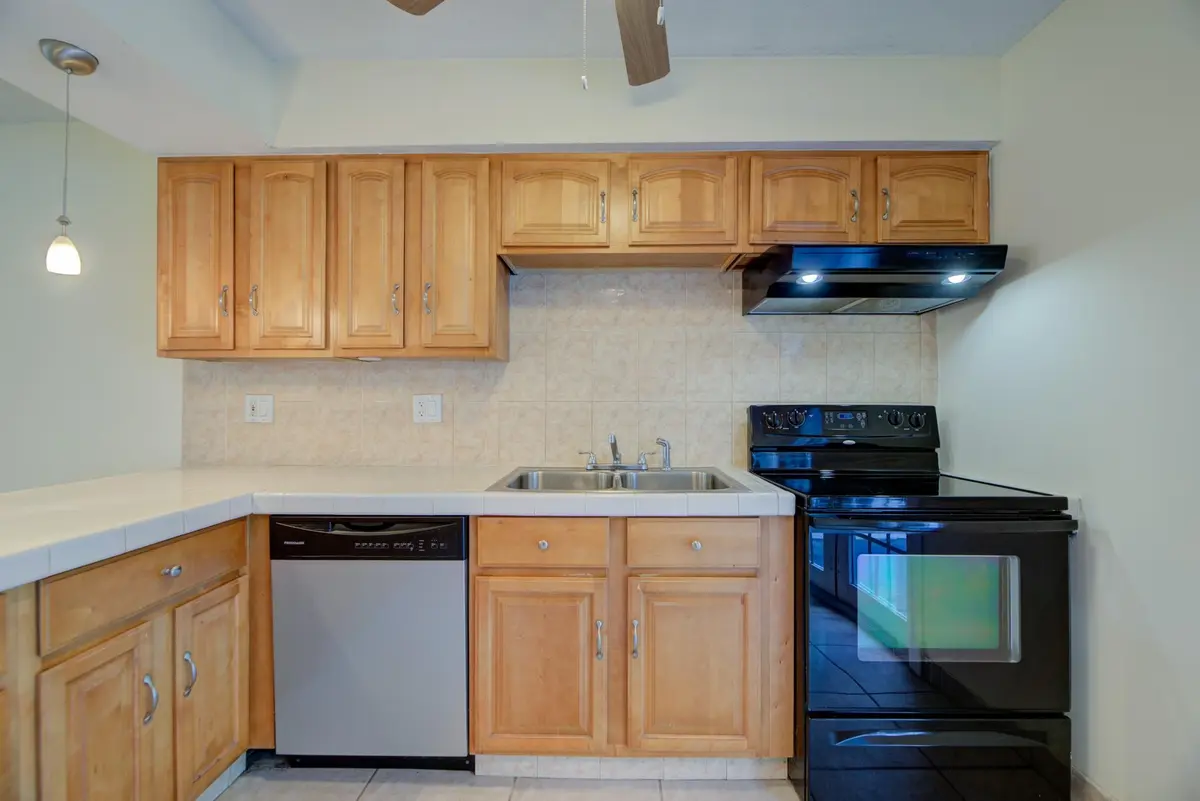 Photo 8 at 4500 NE 15th Avenue, Oakland Park