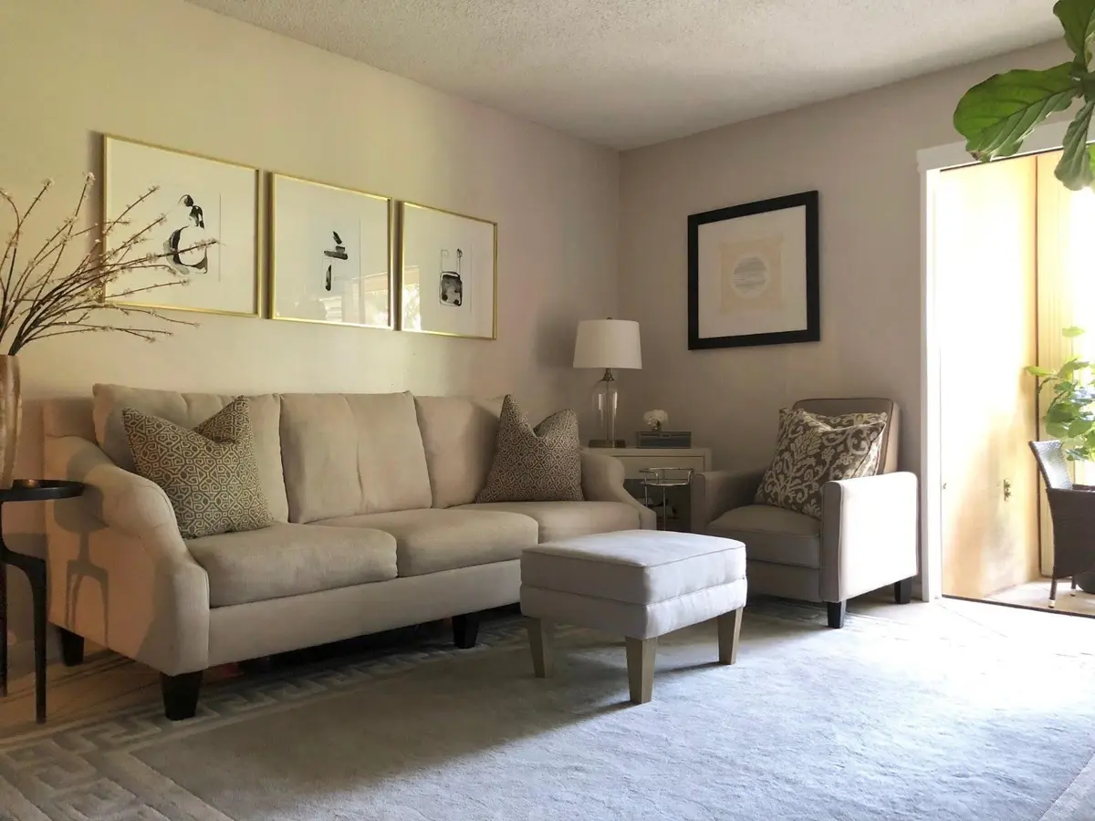 Photo 2 at 4060 N Hills Drive 24, Hollywood