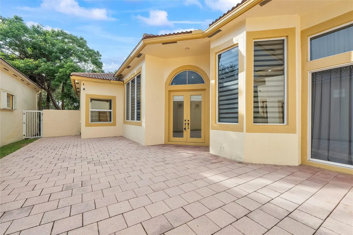 Photo 2 at 5834 NW 125th Terrace, Coral Springs