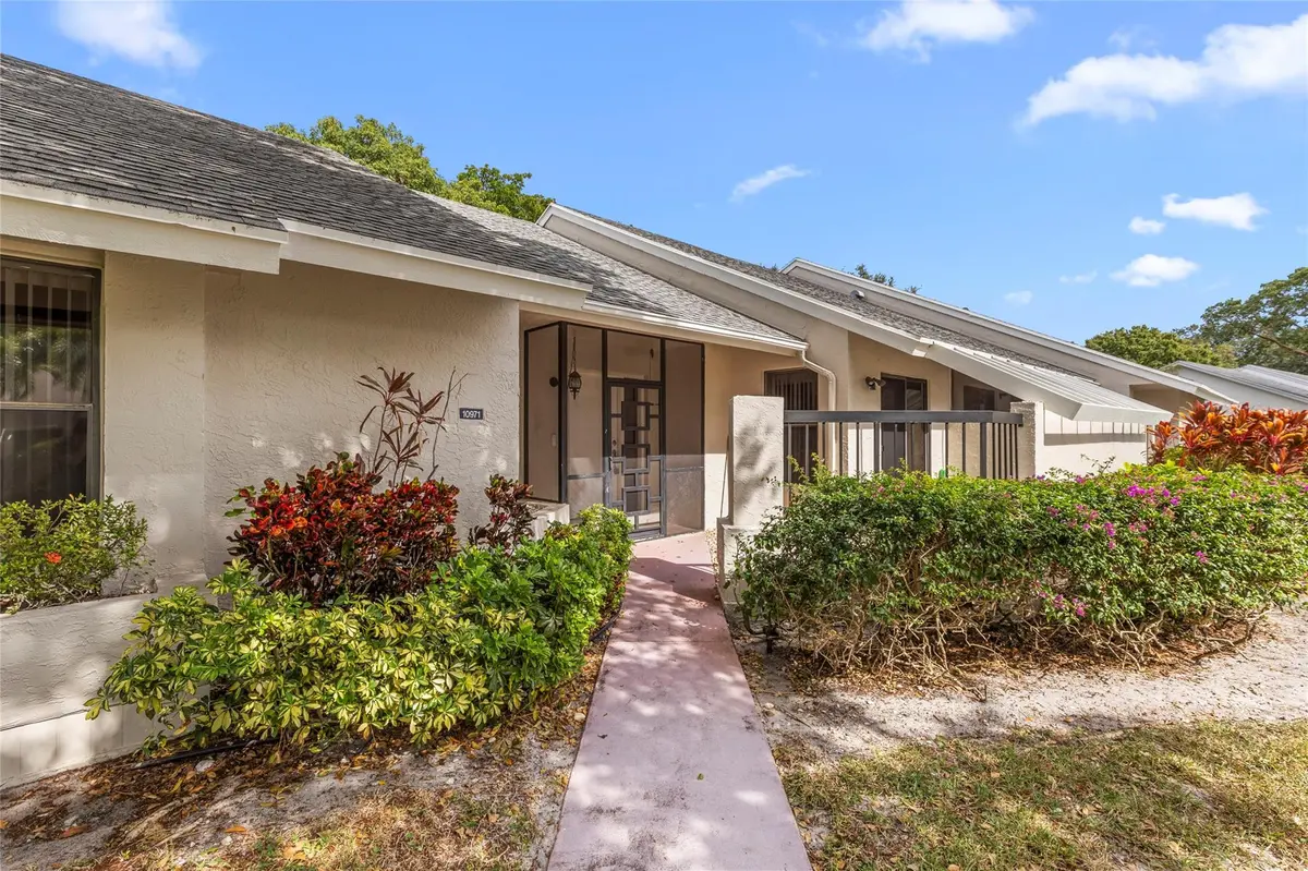 Photo 2 at 10971 Lake Front Place 10971, Boca Raton