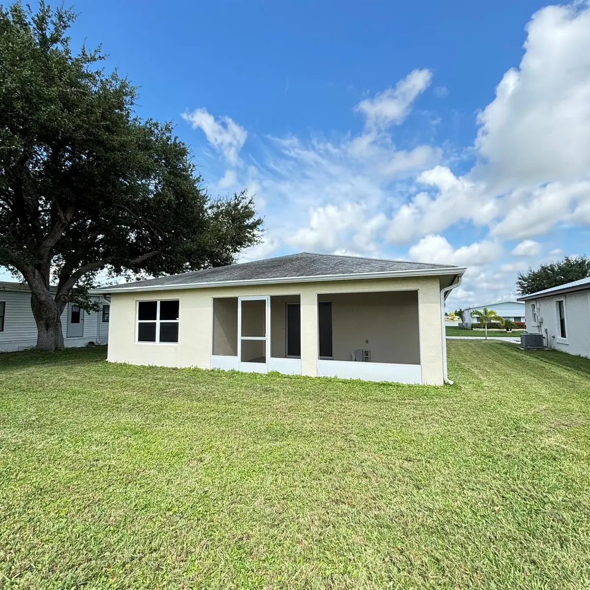Photo 4 at 14549 Dulce Real Avenue, Fort Pierce
