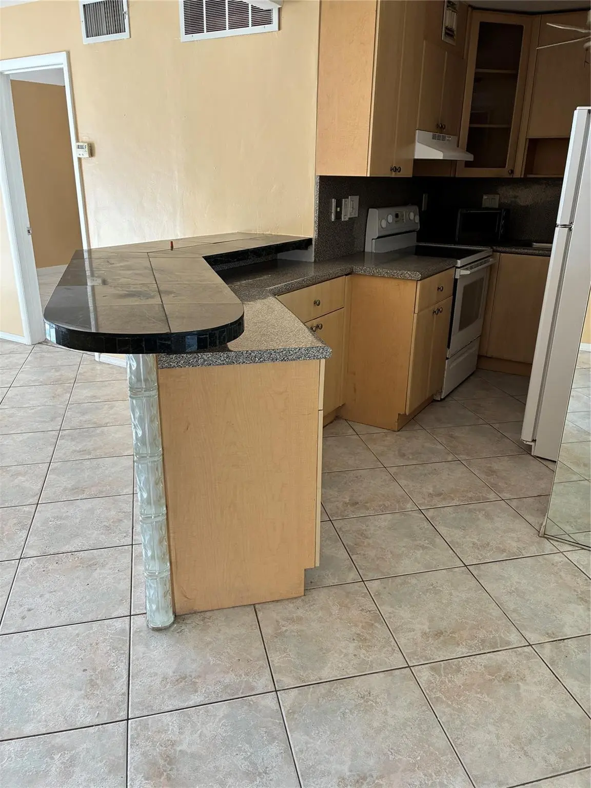 Photo 3 at 3040 NE 16th Avenue A210, Oakland Park