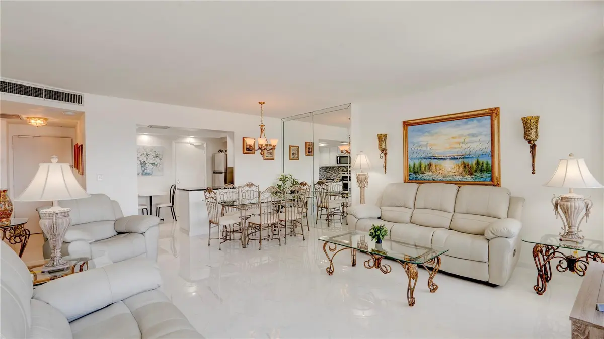 Photo 4 at 3333 NE 34th Street 811, Fort Lauderdale