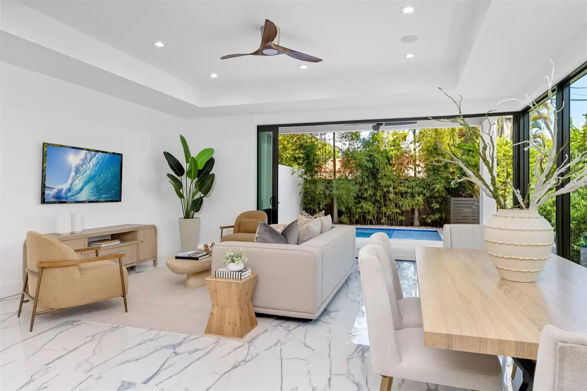 Photo 7 at 1621 E Broward Boulevard, Fort Lauderdale