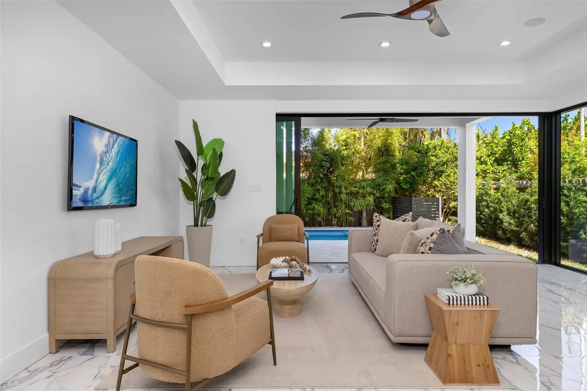 Photo 8 at 1621 E Broward Boulevard, Fort Lauderdale