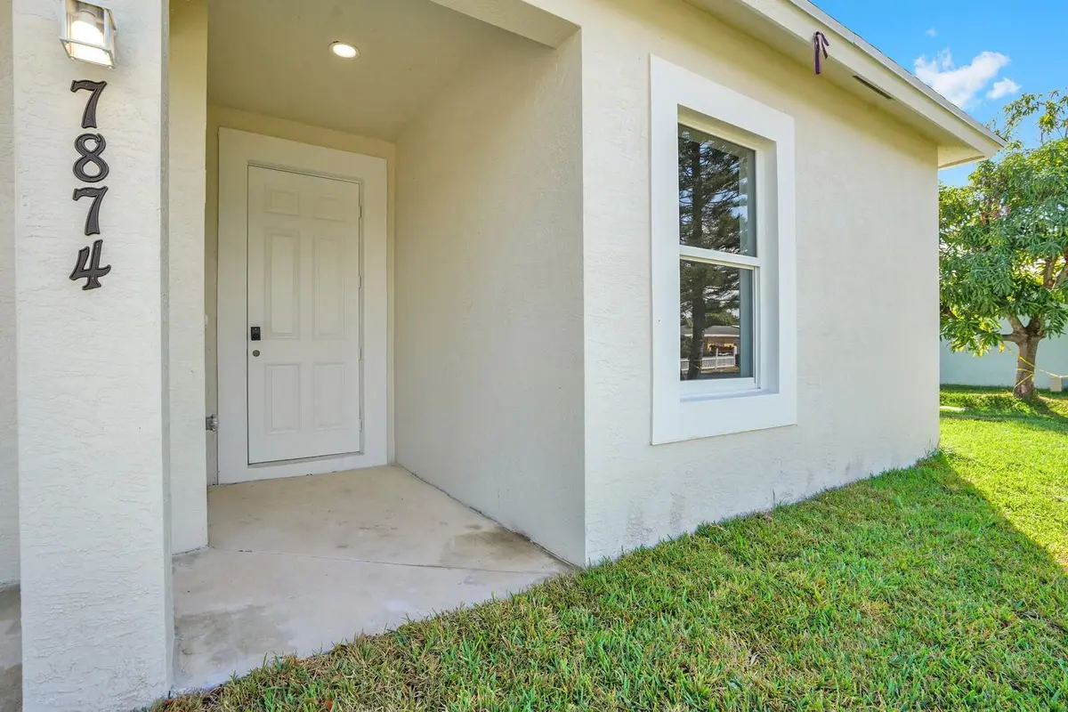 Photo 4 at 7874 Griswold Street, Lantana
