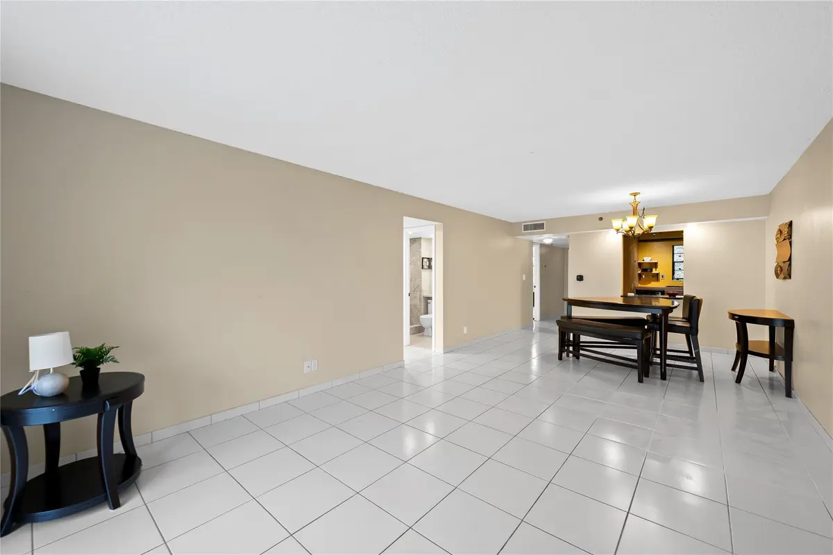 Photo 4 at 3300 W Rolling Hills Circle 610, Davie