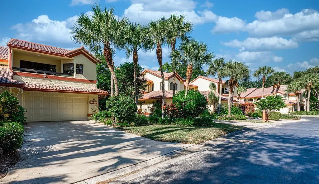 Photo 4 at 5425 10th Fairway Drive 3, Delray Beach