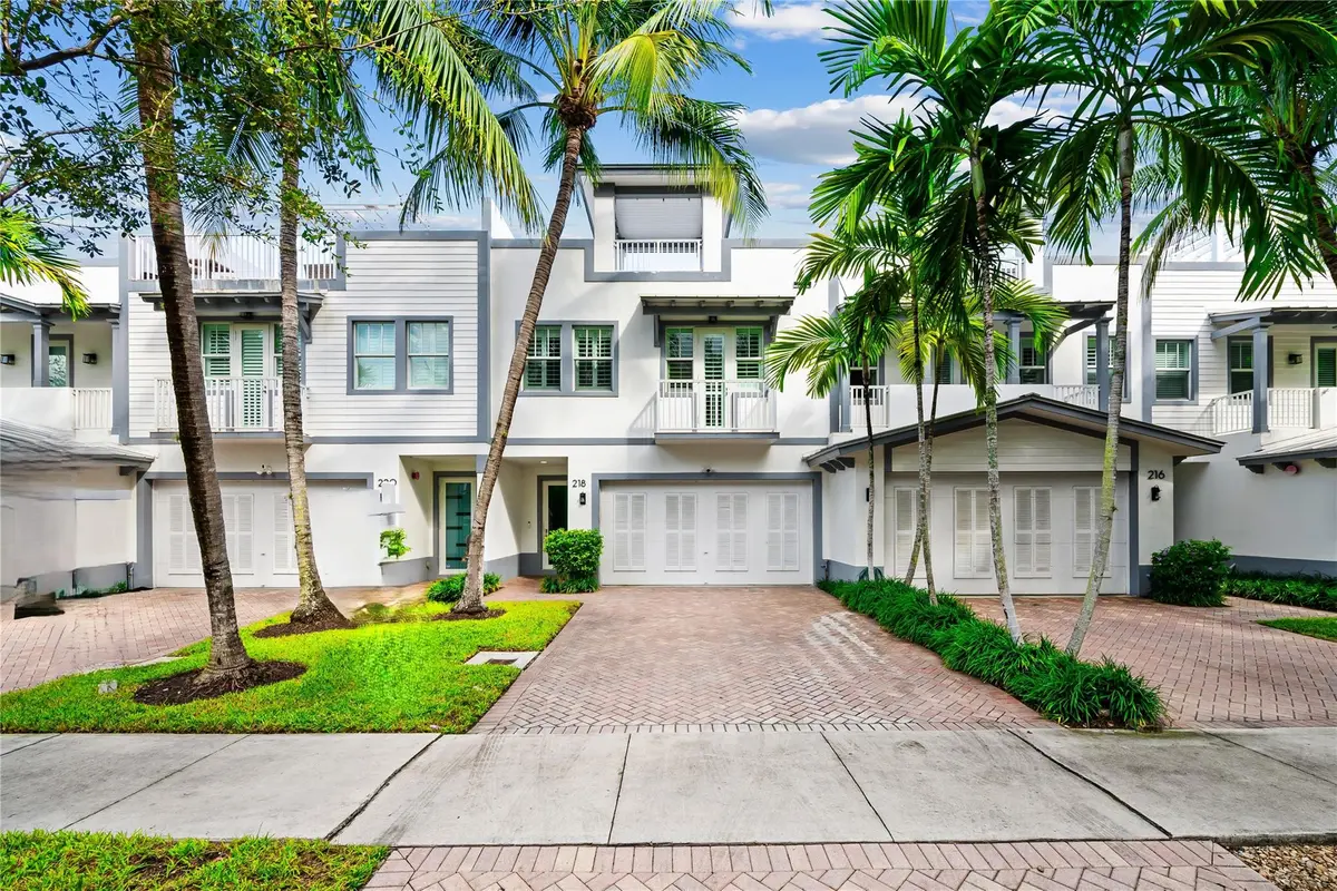 Photo 1 at 218 NE 15th Avenue 218, Fort Lauderdale