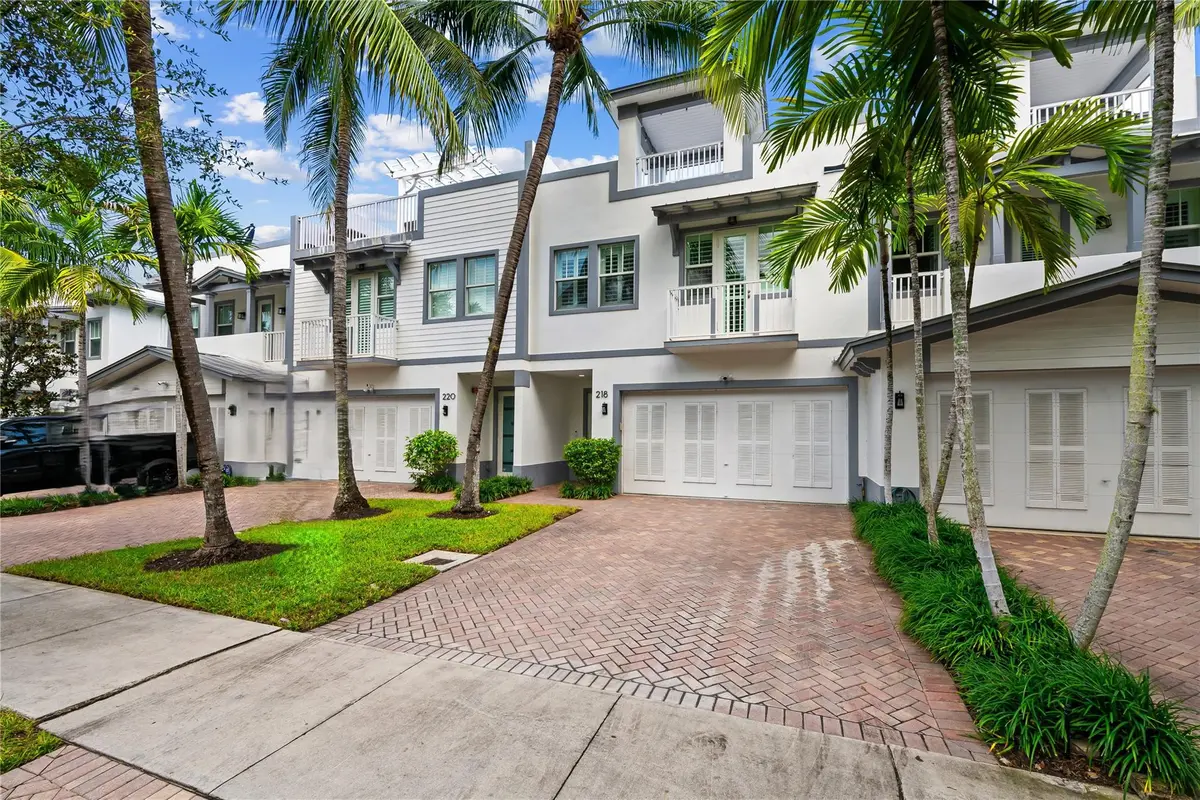 4th bedroom/Entertainment center at 218 NE 15th Avenue 218, Fort Lauderdale