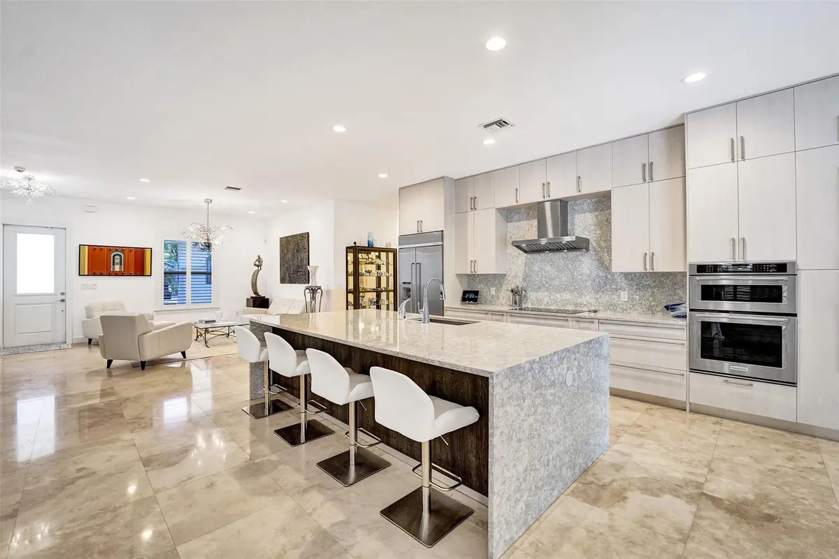 Photo 2 at 517 NE 11th Avenue, Fort Lauderdale