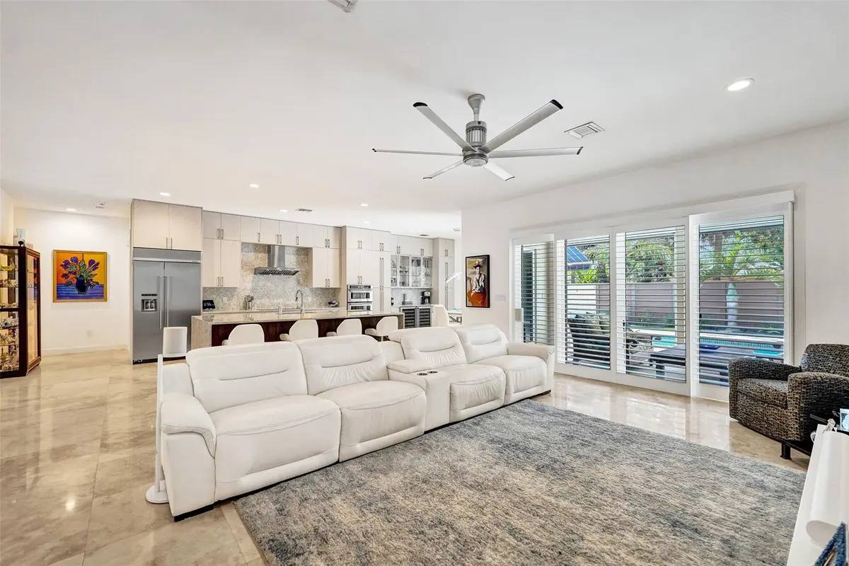 Photo 6 at 517 NE 11th Avenue, Fort Lauderdale