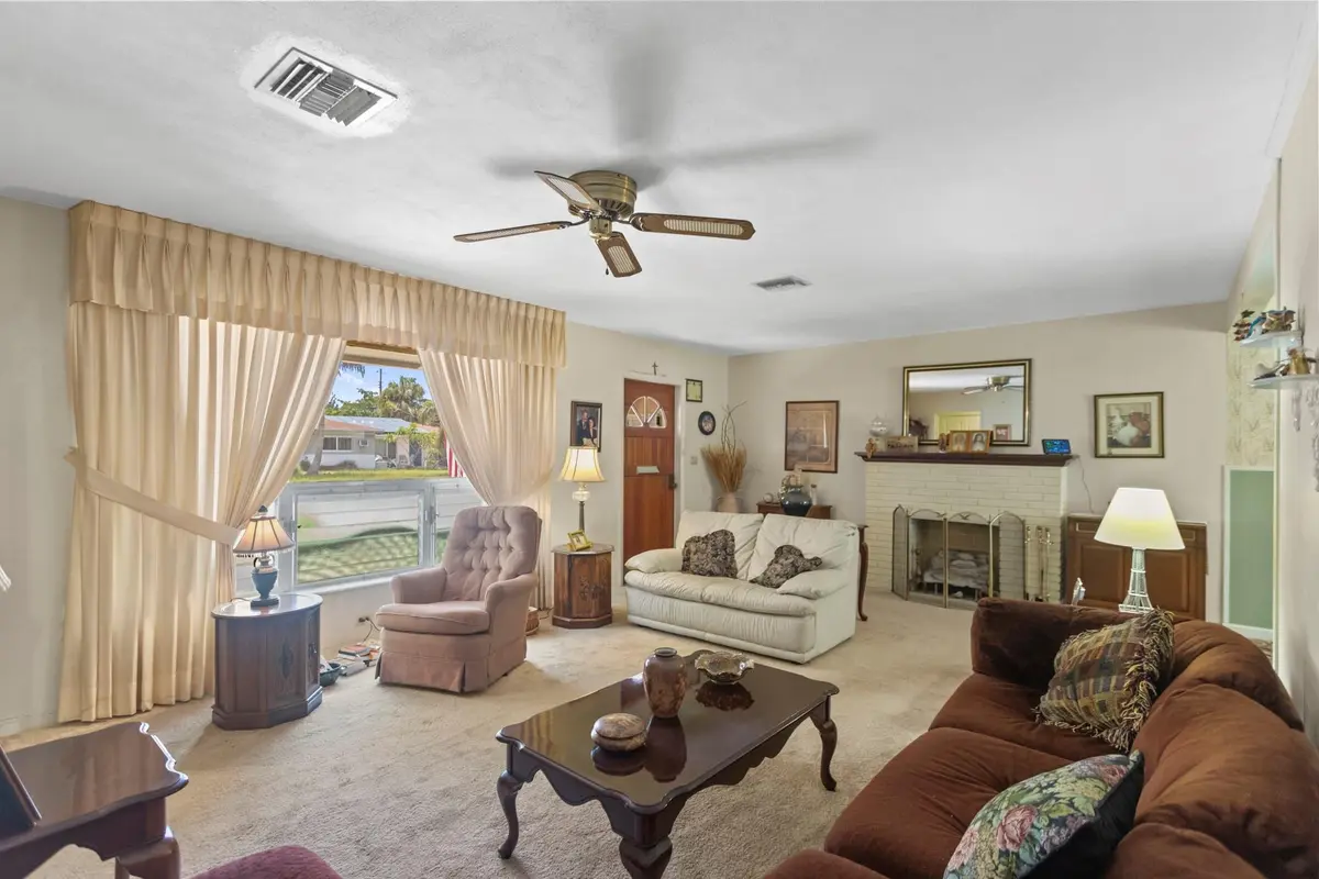 Photo 6 at 1577 NE 49th Street, Oakland Park