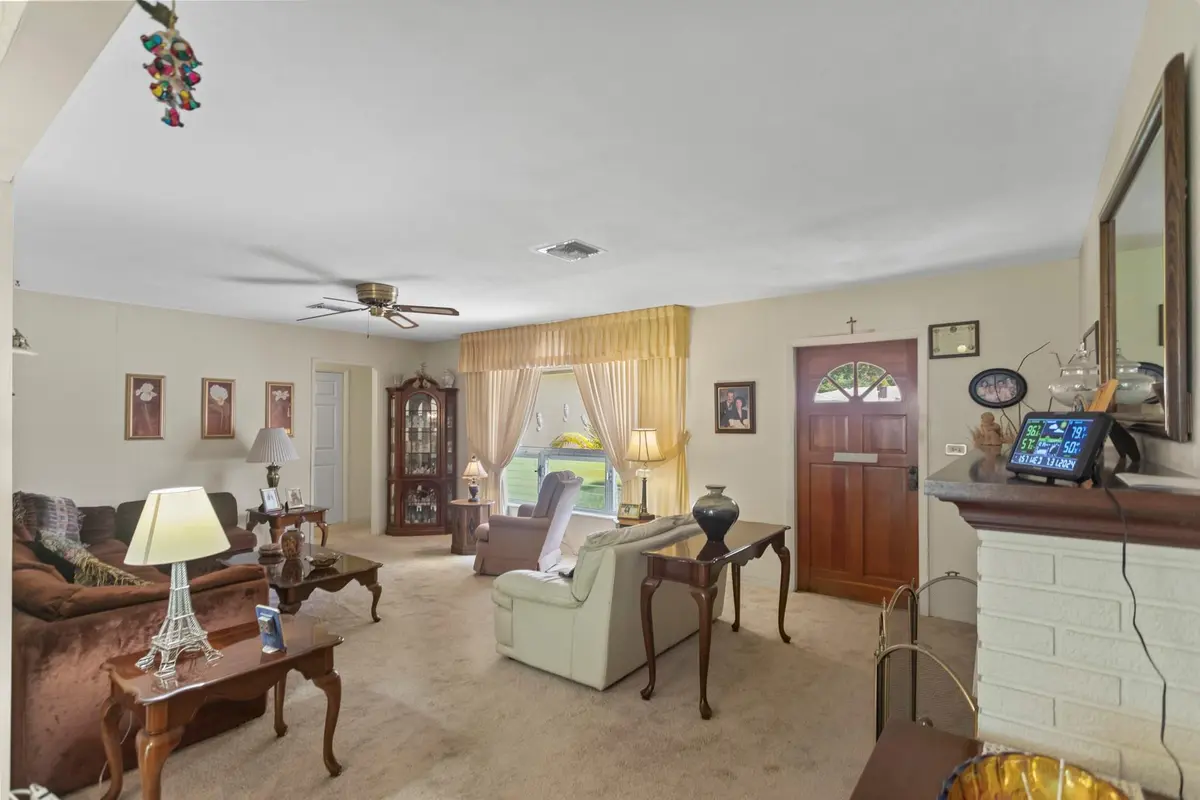 Photo 7 at 1577 NE 49th Street, Oakland Park
