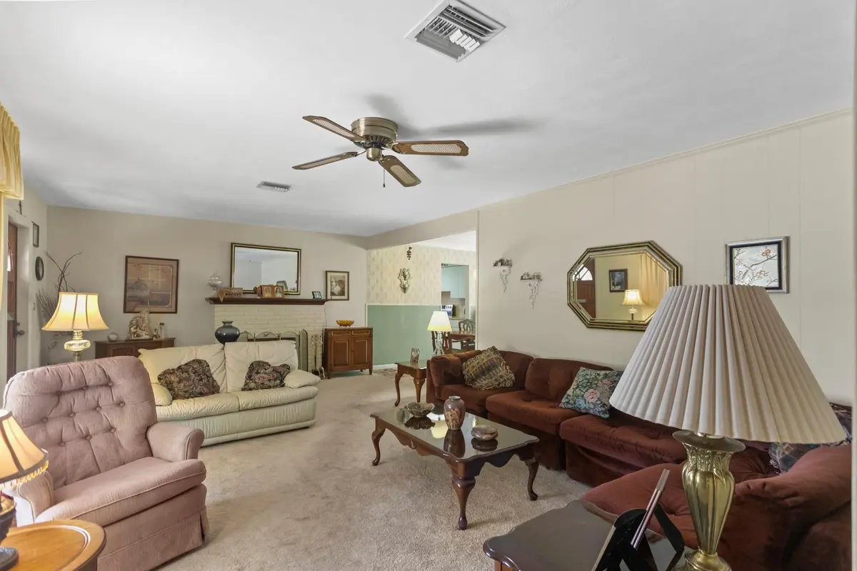 Photo 8 at 1577 NE 49th Street, Oakland Park