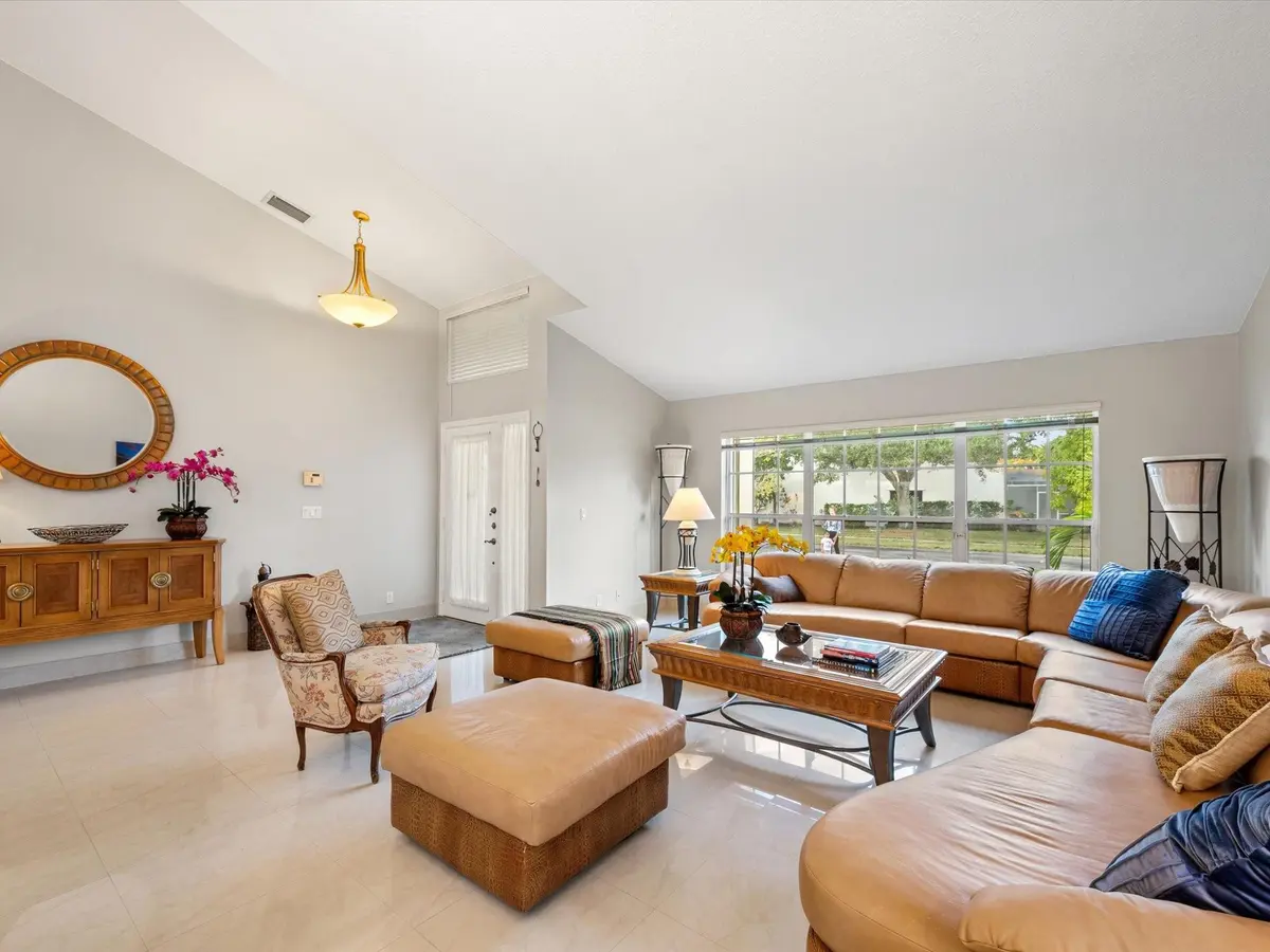 Photo 7 at 1011 NW 193rd Avenue, Pembroke Pines