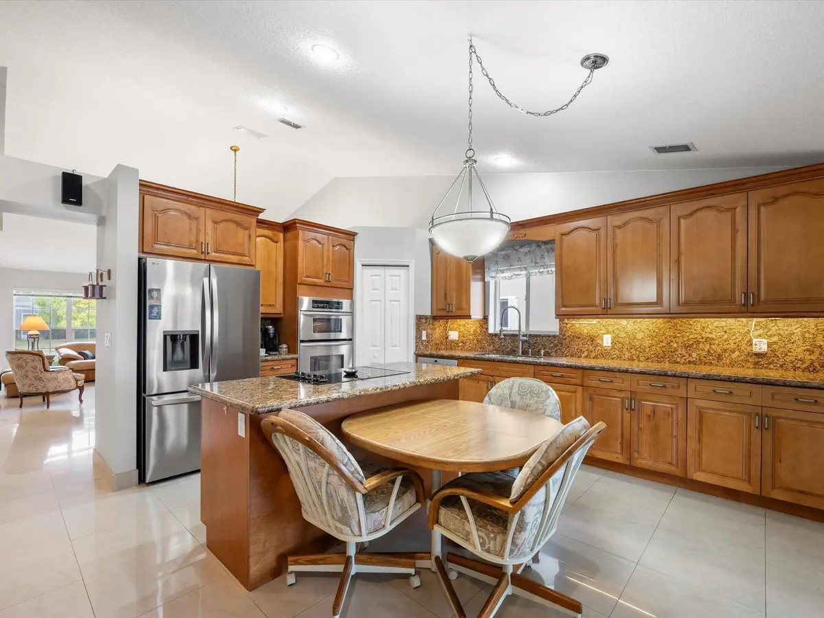 Photo 8 at 1011 NW 193rd Avenue, Pembroke Pines